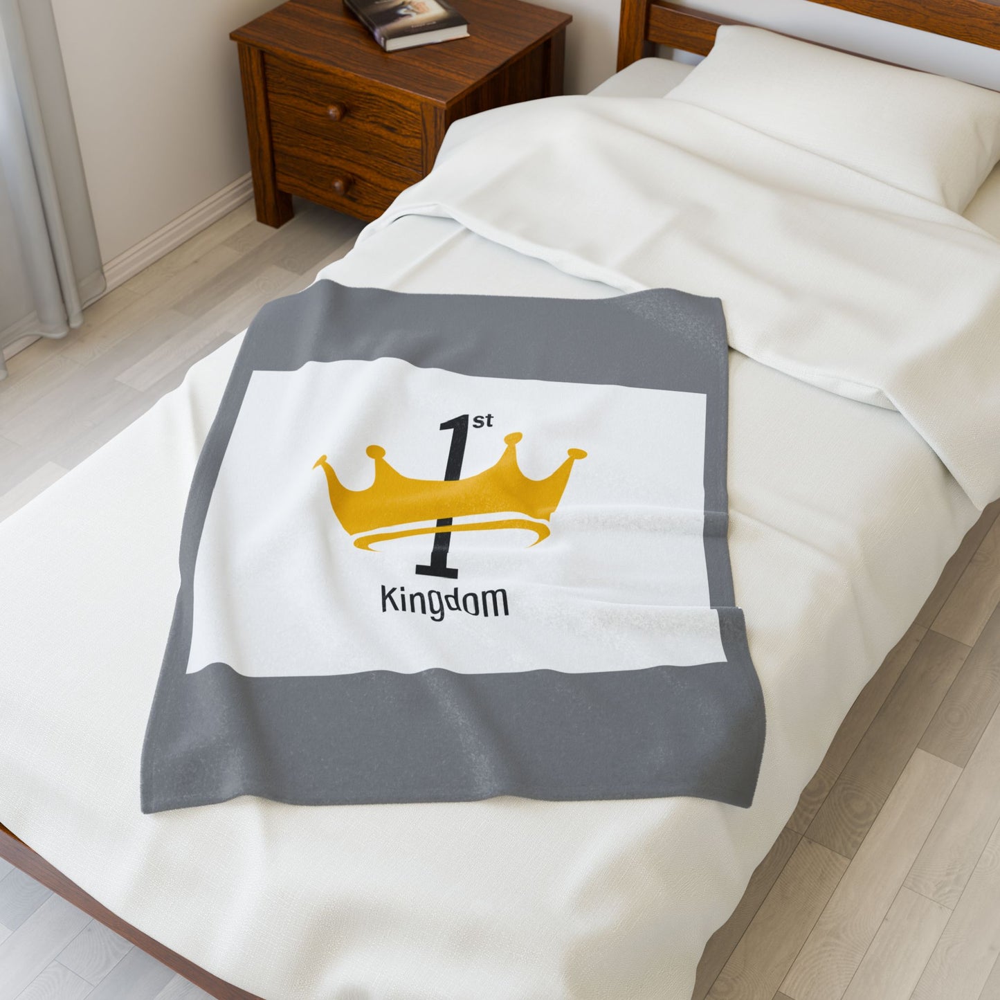 Royal Crown Plush Blanket - Cozy Gift for Baby Showers, Birthdays, Nursery Decor, Bedding, Kids' Room